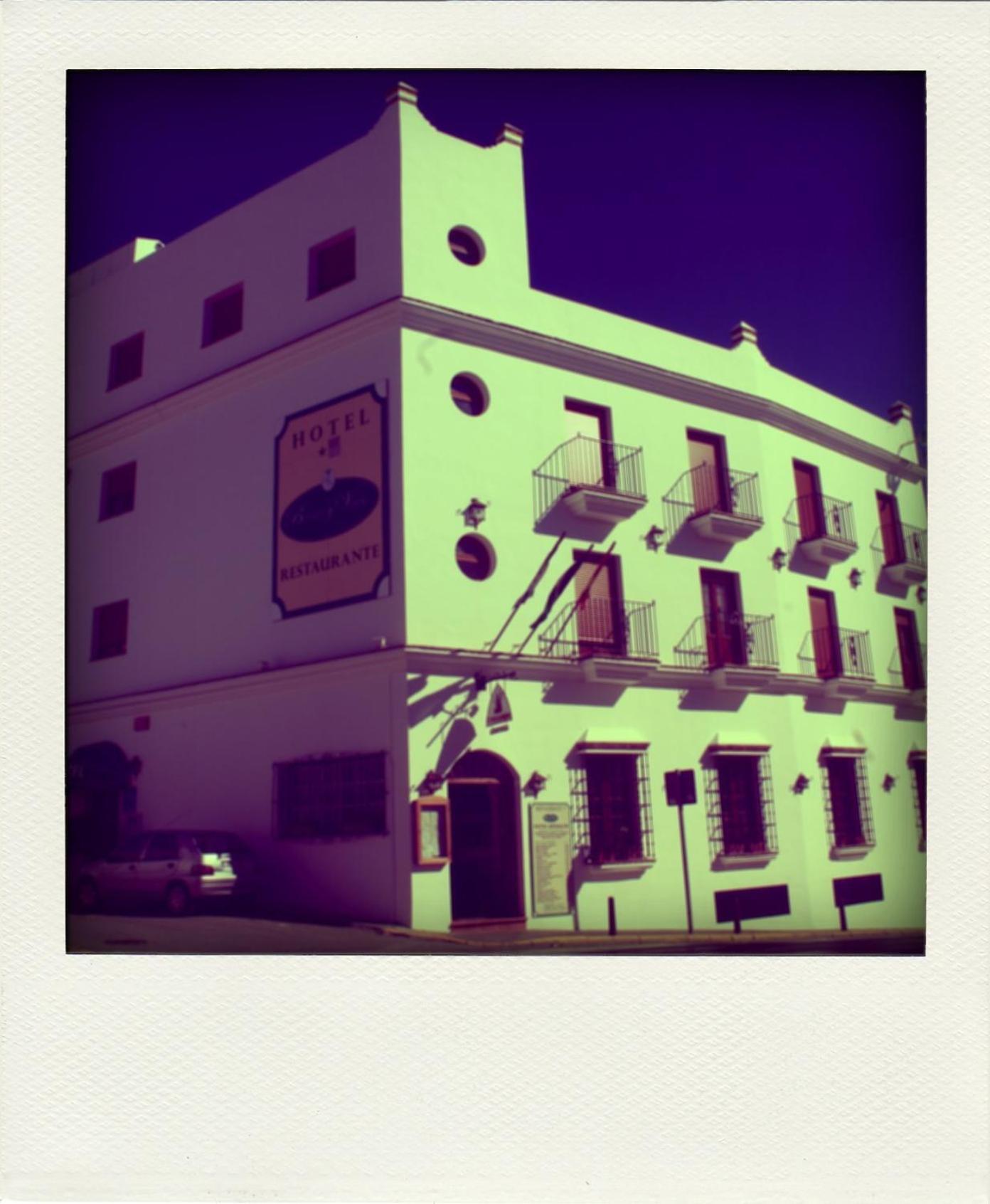 Hotel Restaurante Blanco Y 2*