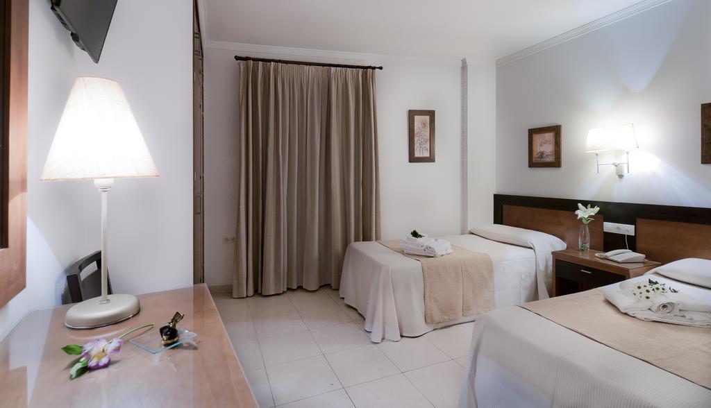 Hotel Restaurante Blanco Y Conil De La Frontera